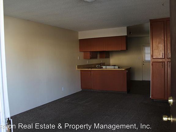 2nd image of 829 Sylvia Dr APT B