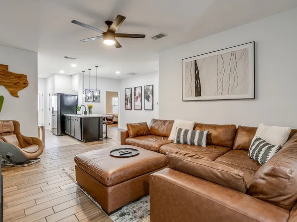 1038 Story Book Ln, Weatherford, TX 76086