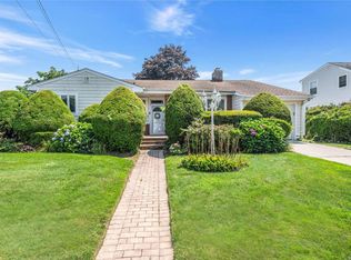70 Harding St, Copiague, NY 11726