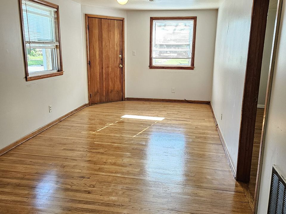 1st image of 565 Fremont Ave NW #1N