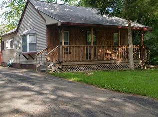 22415 Cora Ave, Farmington Hills, MI 48336