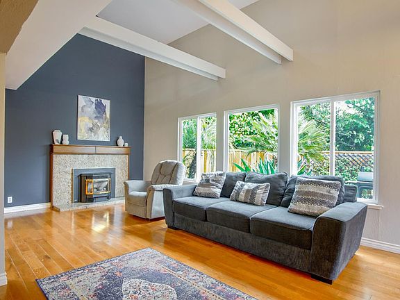 3rd image of 5550 Karen Ct