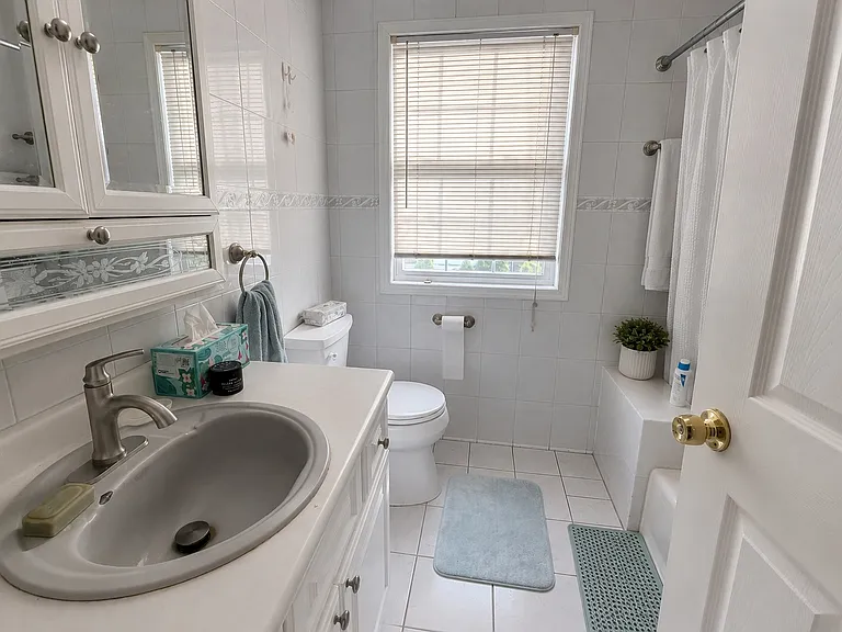35 Willis Ave — Photo 14