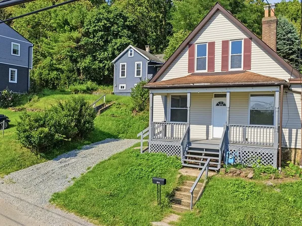 807 Maple Dr, White Oak, PA 15131