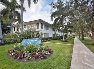 288 4th St S #102, Naples, FL 34102