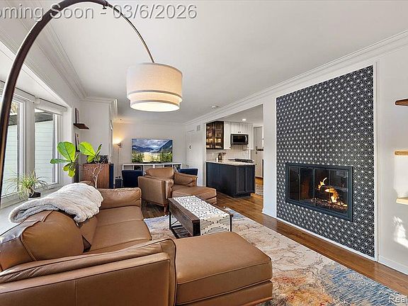 5th image of 3267 Greentree Rd