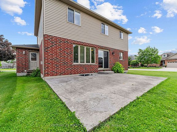 4th image of 126 Radcliffe Cres