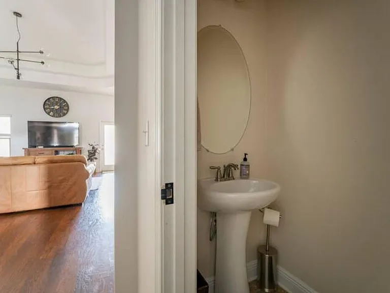 8734 Bradfield Dr — Photo 5
