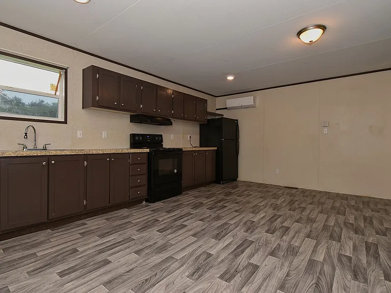550 Quail Run Cir — Photo 10