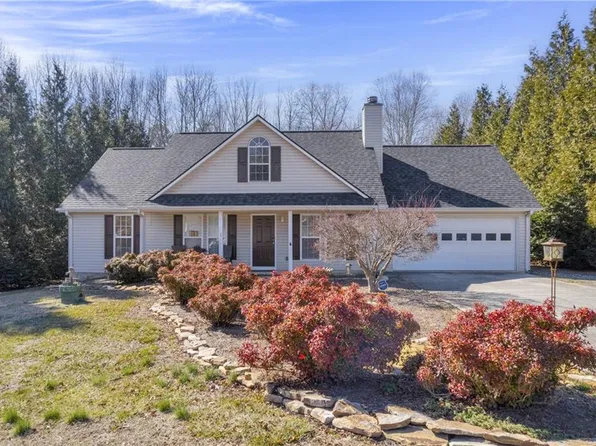 244 Ash Wood Ln, Cleveland, GA 30528