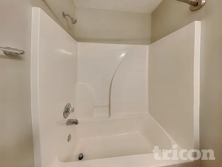 649 Belgium Dr — Photo 9