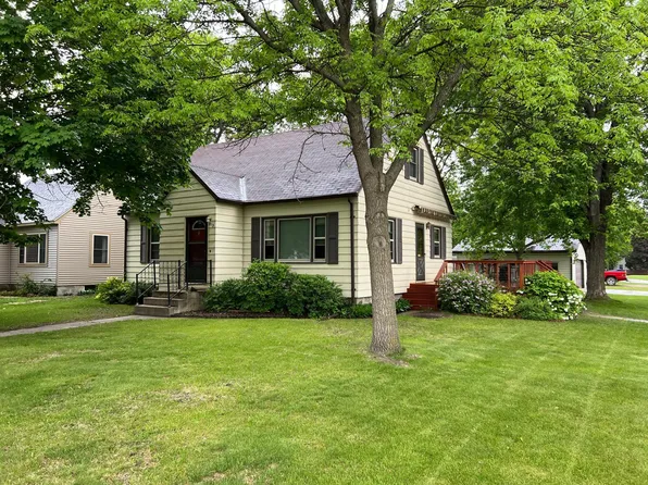 813 11th St N, Benson, MN 56215