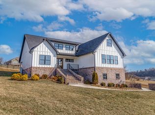 635 Lakeside Dr, Lancaster, KY 40444