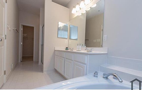 4th image of 504 Redland Blvd