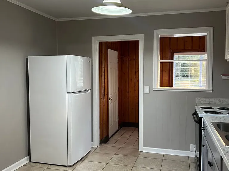 122 Forest Ave — Photo 8