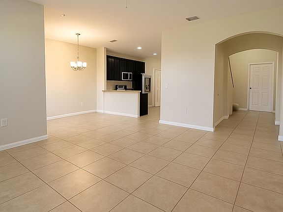 3rd image of 2495 Seven Oaks Dr