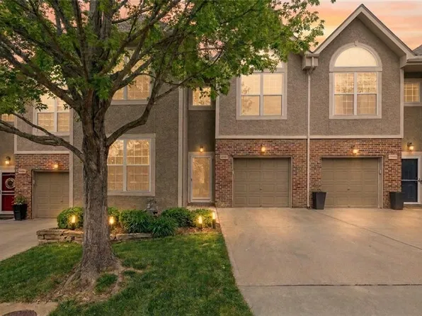 15832 W 61st St, Shawnee, KS 66217