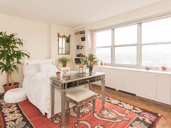 5th image of 555 Kappock St APT 12D