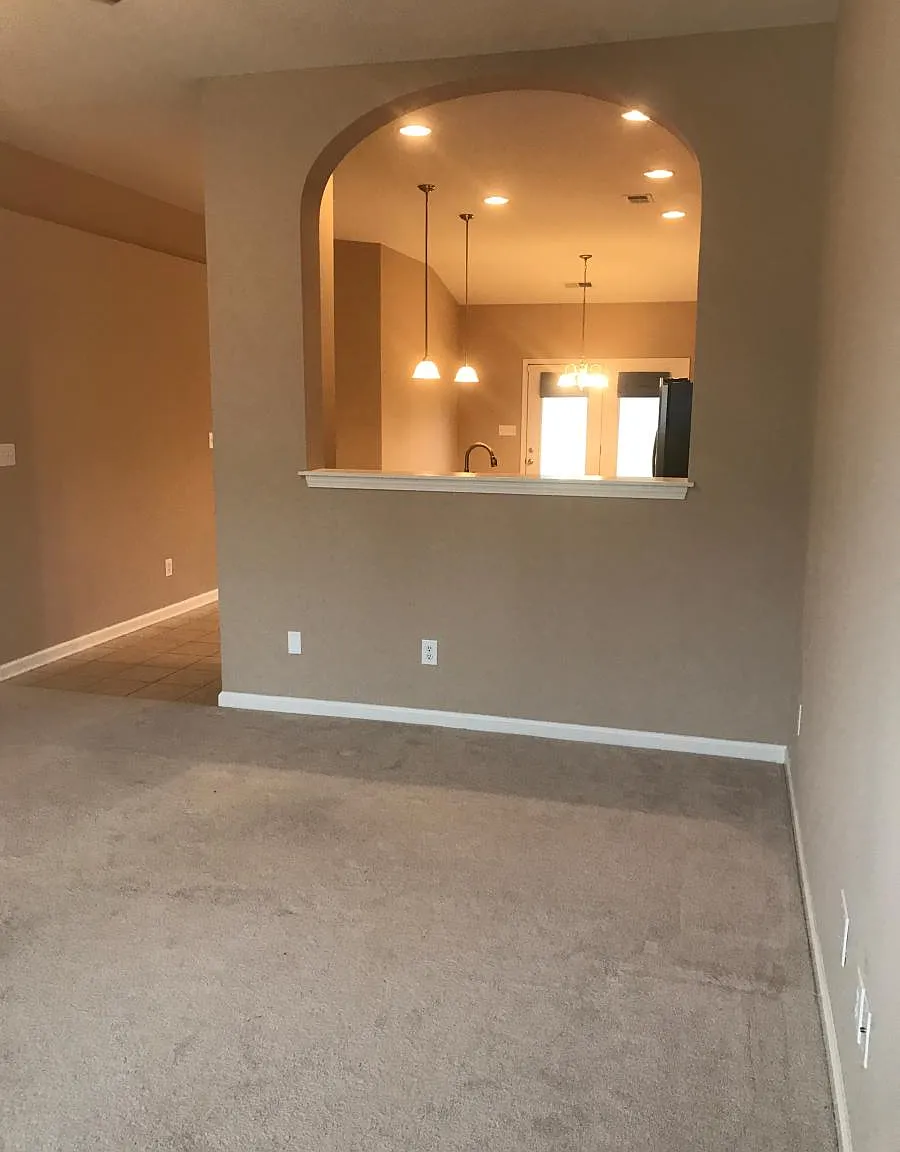 3 bed, 1442 sqft, $1,995 — Photo 4