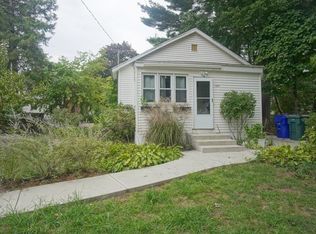 184 Monrovia St, Springfield, MA 01104