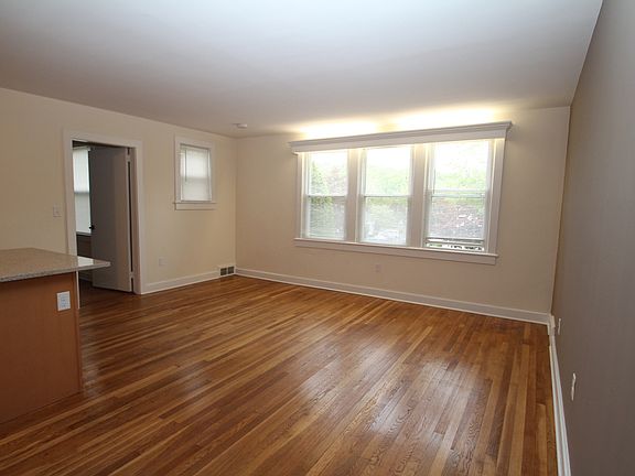 5th image of 3 Hubbard Rd APT 1