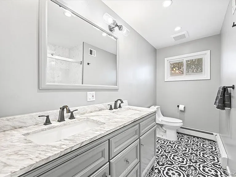 1127 Fordham Ln — Photo 30