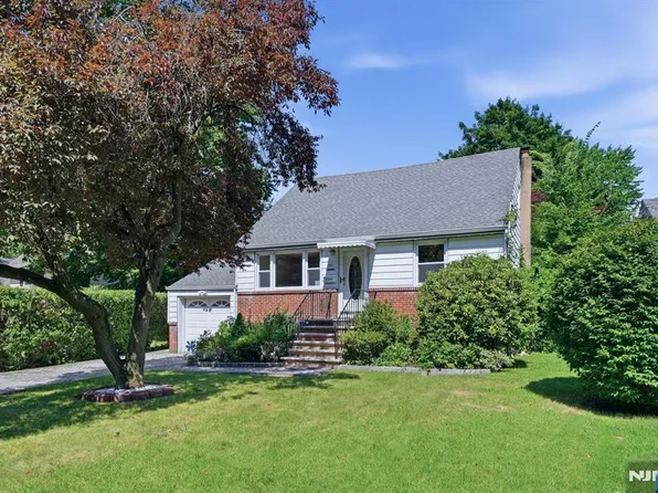 161 Brookdale St, Maywood, NJ 07607