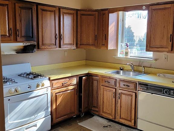 5th image of 4677 Tackawanna St