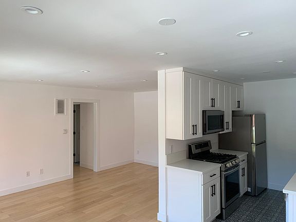 3rd image of 811 Euclid St APT 5