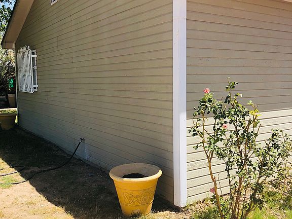 3rd image of 1010 Fern Dr