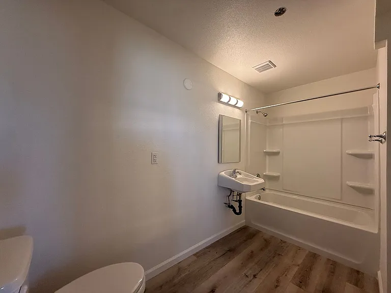524 E Avenue Q12 #4 — Photo 10