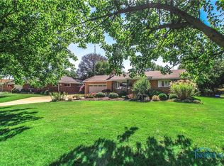 3434 Pickle Rd, Oregon, OH 43616