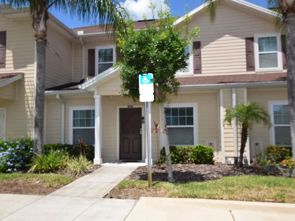 3222 Wish Ave