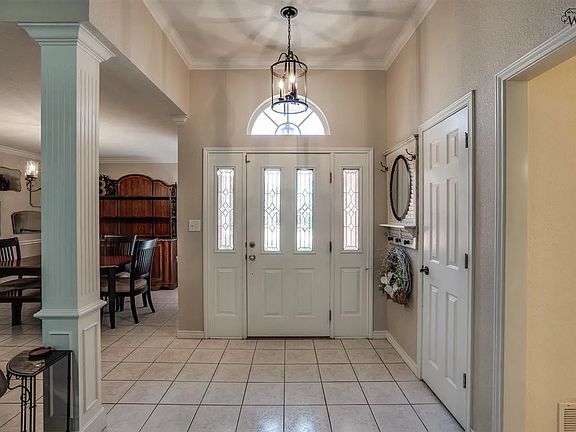 2nd image of 3029 Whitehall Ln