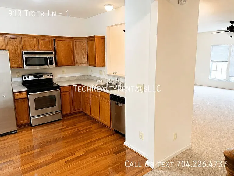 913 Tiger Ln #1 — Photo 9