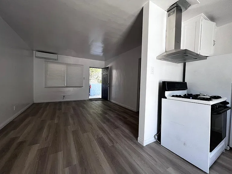 4140 Tuller Ave — Photo 8