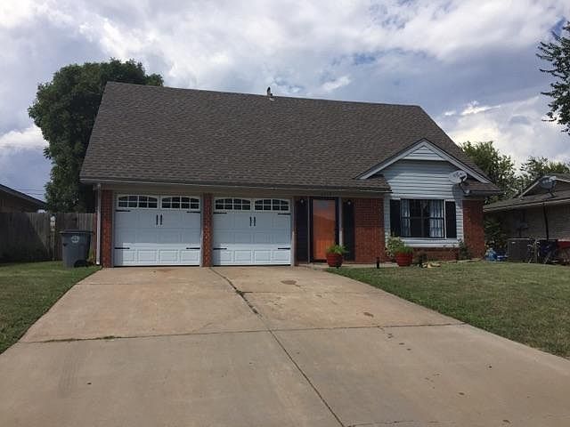 1st image of 6709 NW Compass Dr