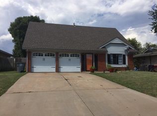 6709 NW Compass Dr, Lawton, OK 73505