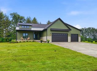 4236 Pleasant Valley Dr SE, Iowa City, IA 52240