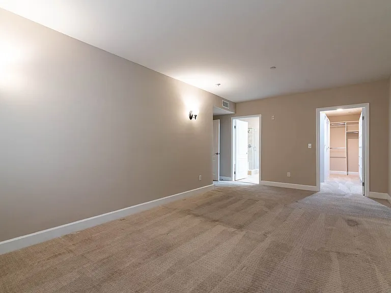 1522 Amherst Ave #102 — Photo 7