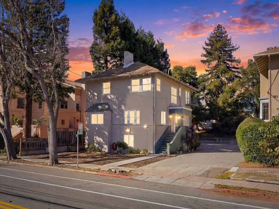 119 E Poplar Ave #2A