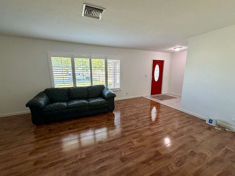 147 Sunflower Cir — Photo 4