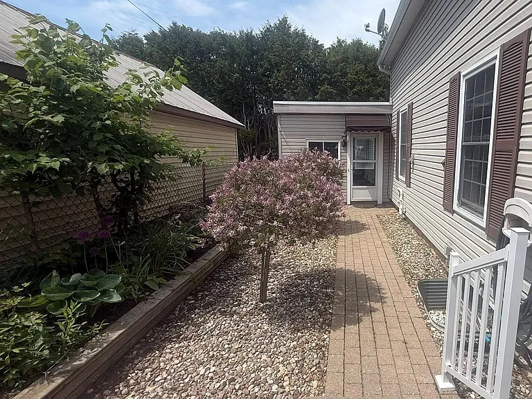 249 Margaret St #2 — Photo 3