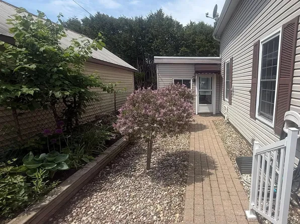 249 Margaret St #2, Cobourg, ON K9A 2Z6