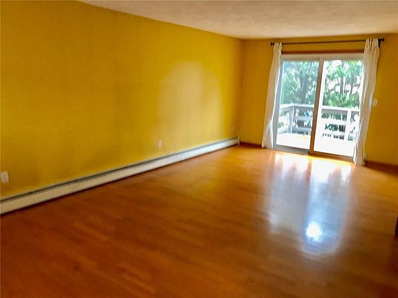 3rd image of 9 Gale Ct