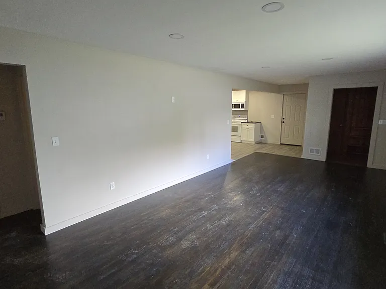 50 Vine St — Photo 13