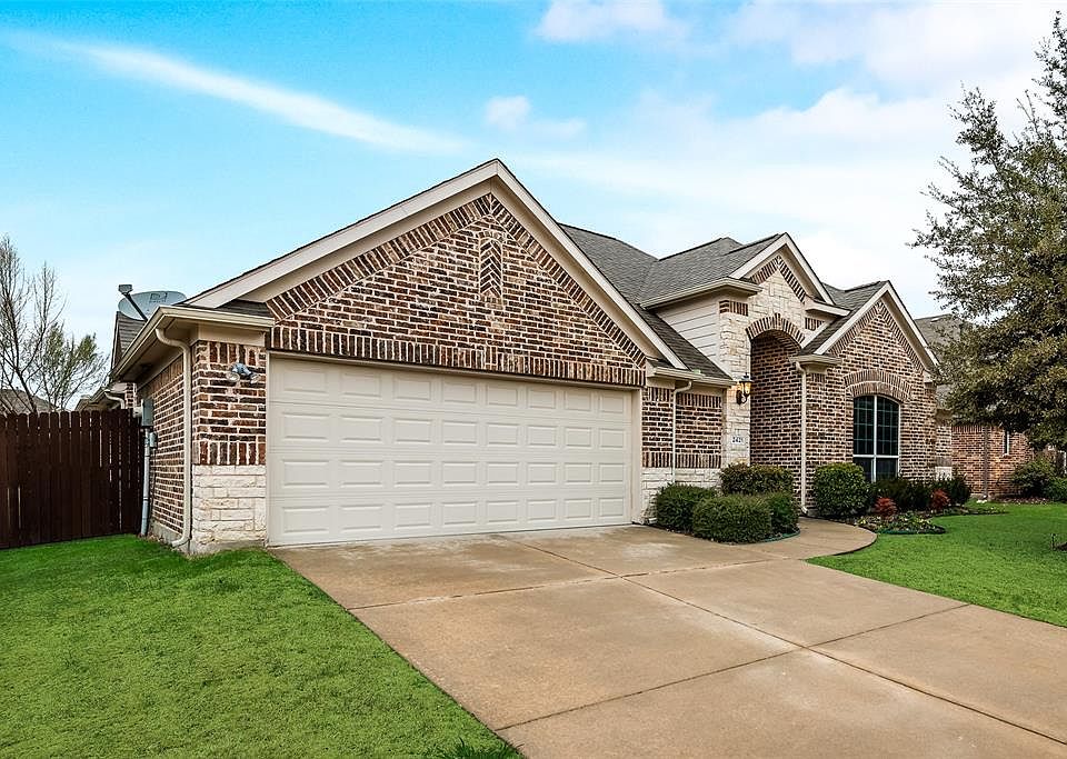 1st image of 2421 Lakebend Dr