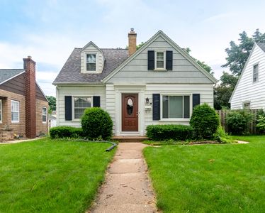 2420 S 62nd St, West Allis, WI, 53219