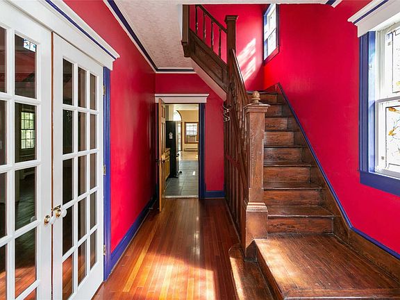 2nd image of 112 N Bergen Pl