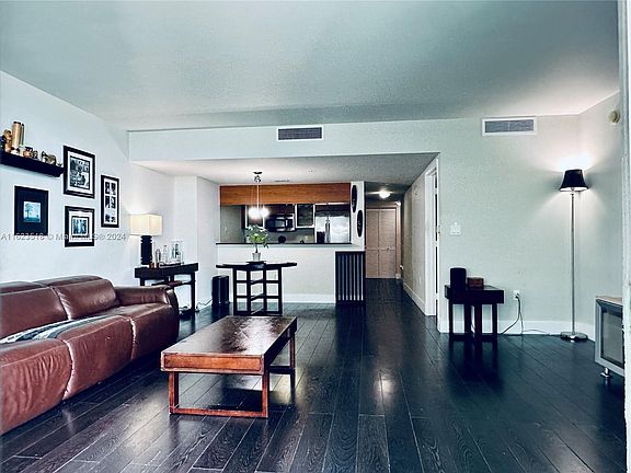 3rd image of 1800 N Bayshore Dr APT 2311